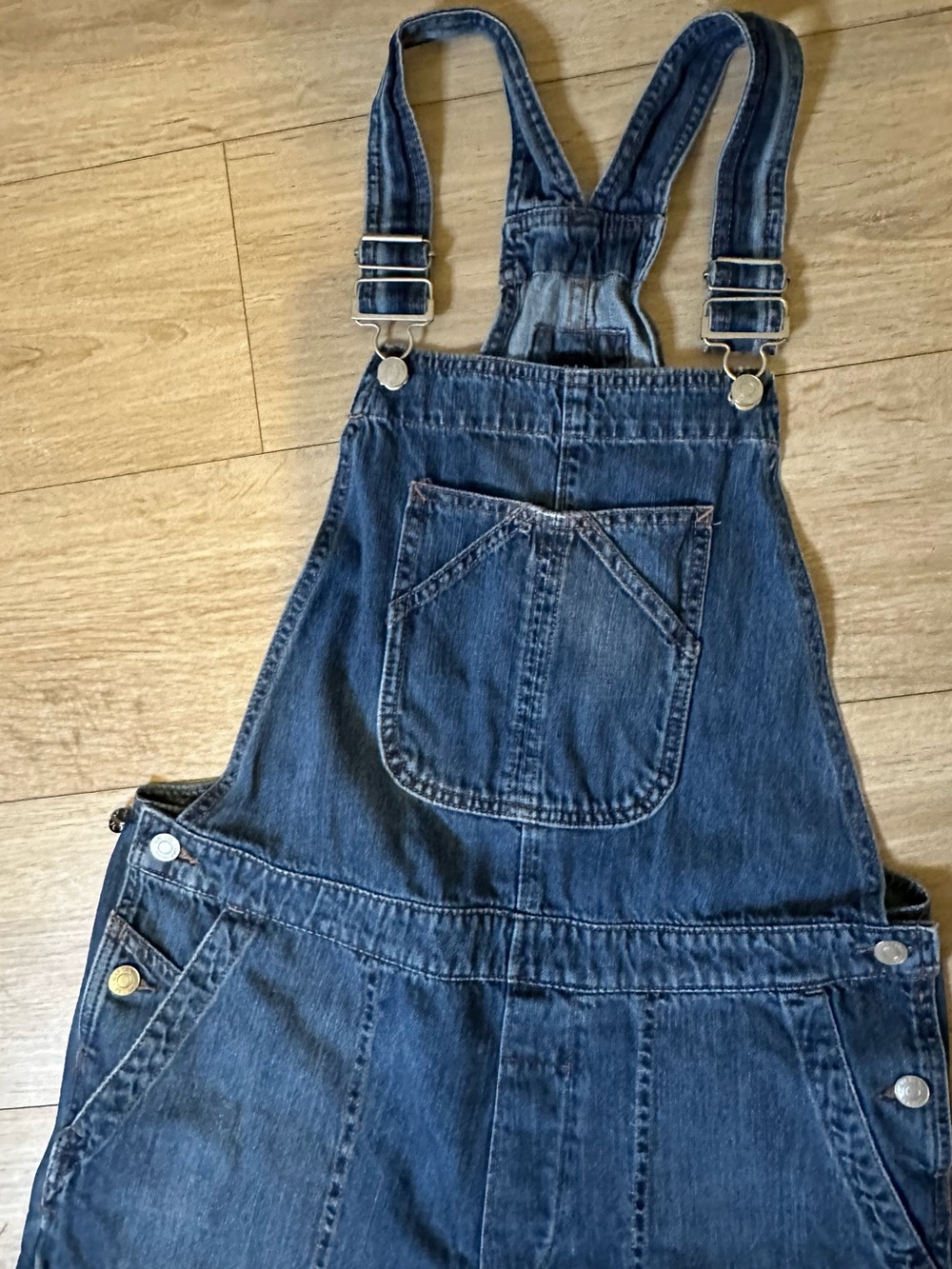 GAP Denim Bib Overalls Jeans in Blue Wash - Picture 2 of 6